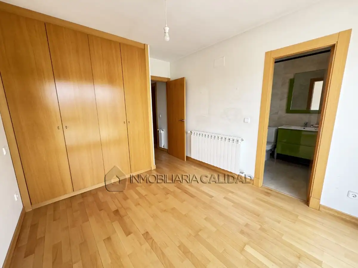 Dormitori de Casa o xalet en venda en Burgos amb Calefacció, Terrassa i Traster