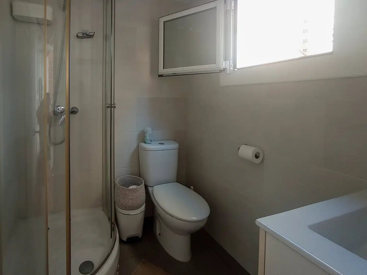 Bathroom of Flat for sale in Barcelona  with Air Conditioner, Balcony and Alarm