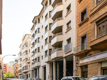Pis amb balcó en venda a Calle Francesc de Borja Moll 20