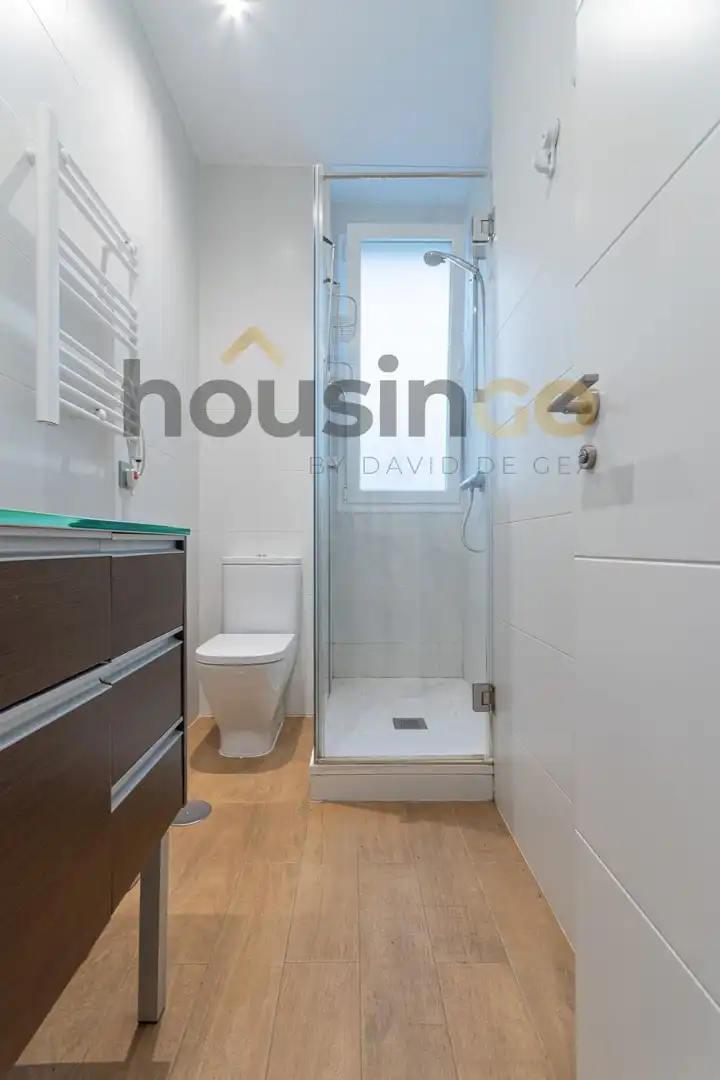 Bathroom of Flat for rent in Chamberí