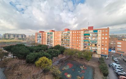 Exterior view of Flat for sale in Sant Adrià de Besòs  with Air Conditioner and Balcony