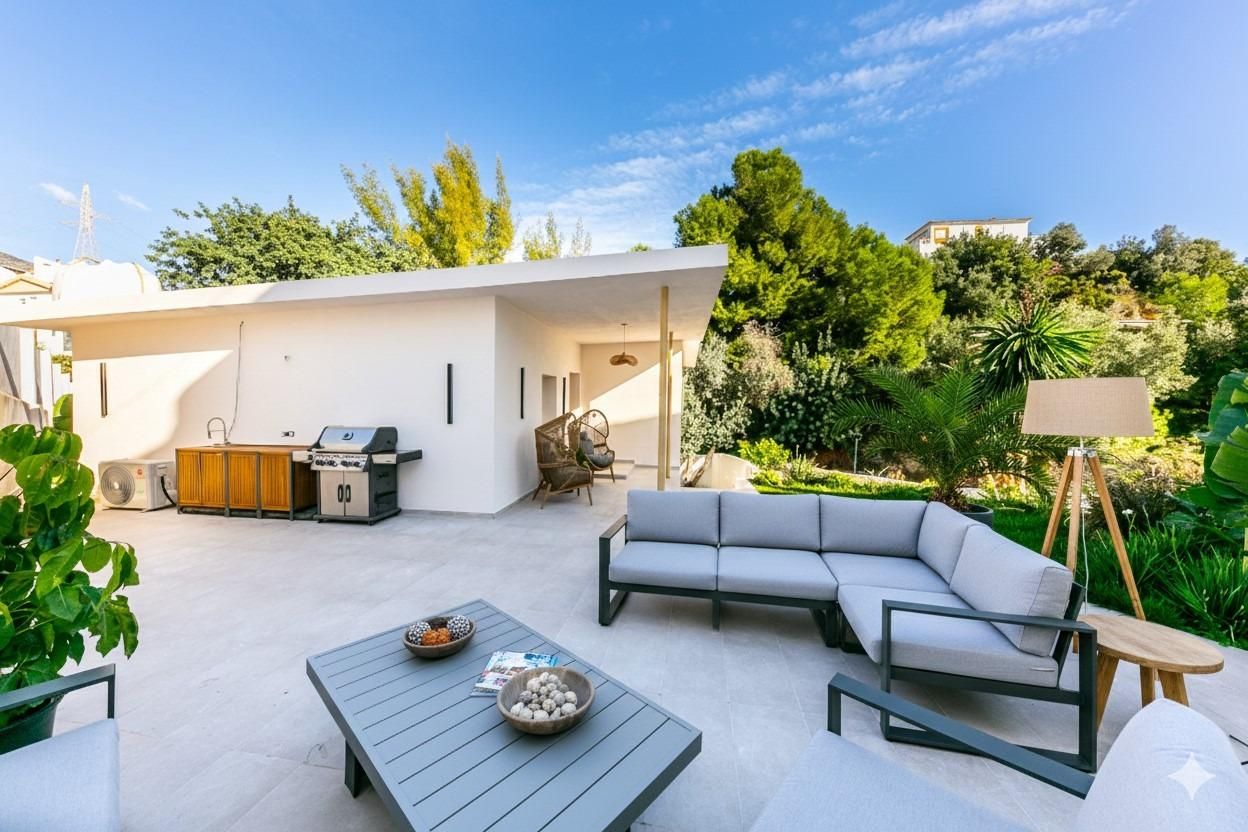 Terrassa de Casa o xalet en venda en Fuengirola amb Aire condicionat, Jardí privat i Terrassa