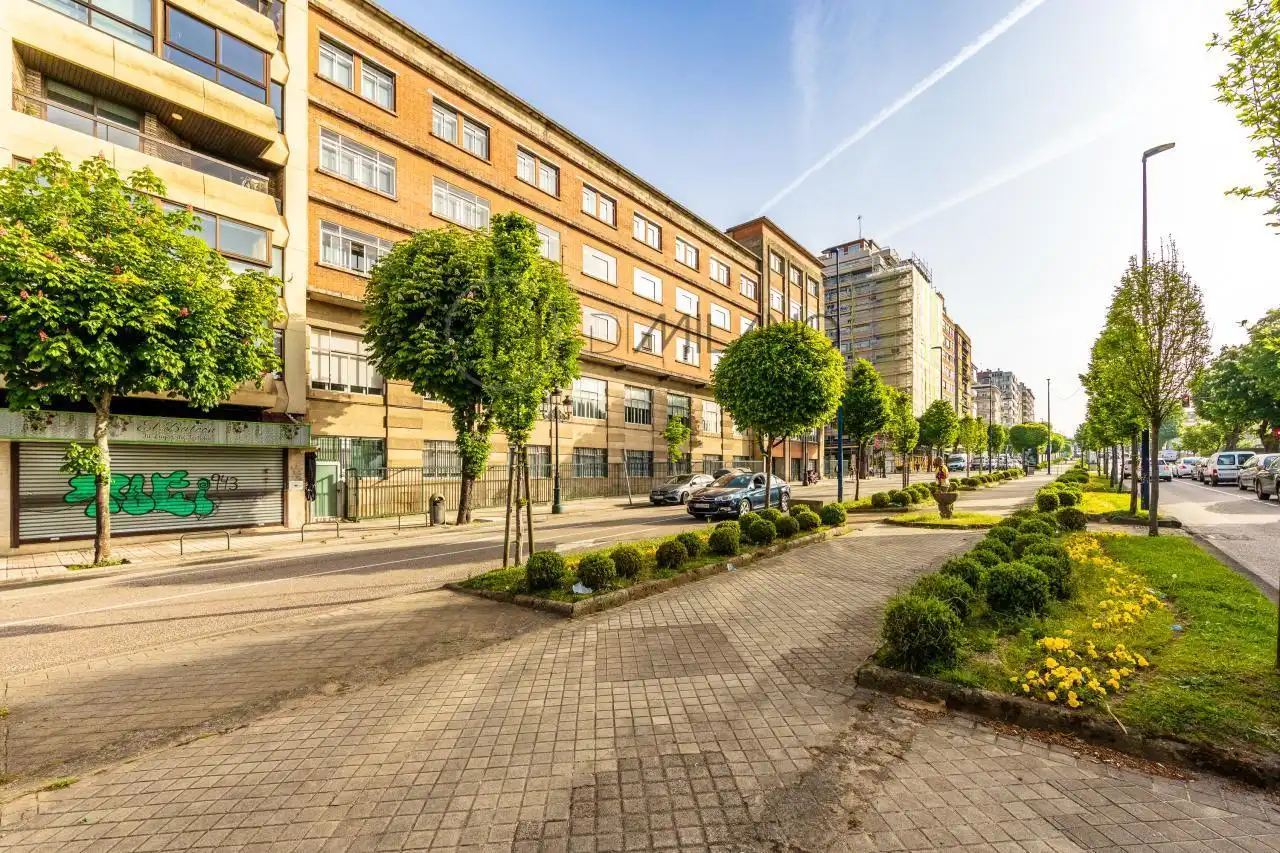 Vista exterior de Pis en venda en Vigo  amb Calefacció, Parquet i Terrassa