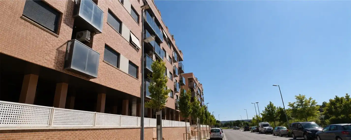 Vista exterior de Piso en venta en Los Olivos