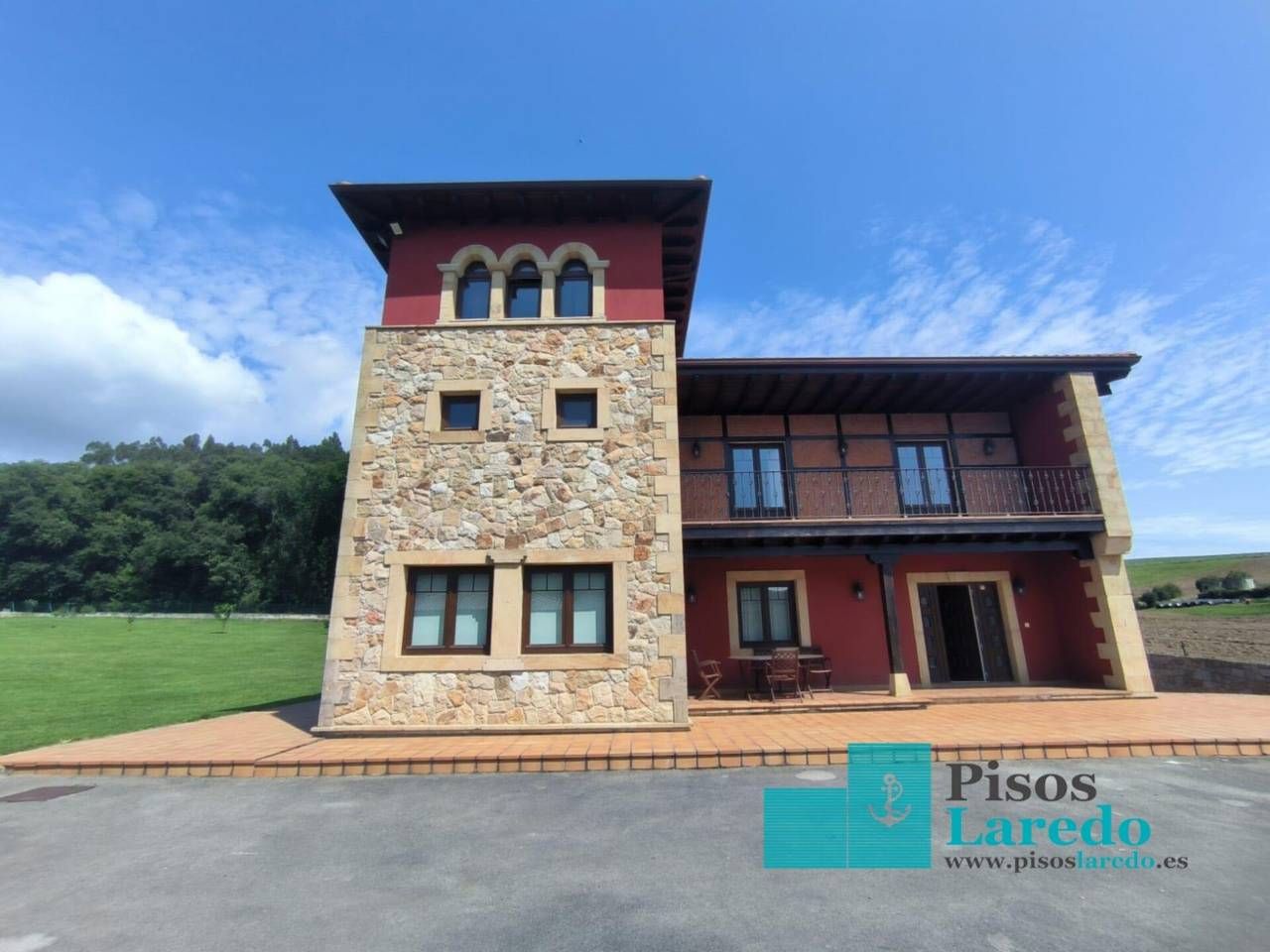 Exterior view of House or chalet for sale in Bárcena de Cicero  with Heating, Private garden and Terrace