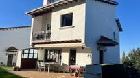 Vista exterior de Casa o xalet en venda en Medio Cudeyo amb Terrassa