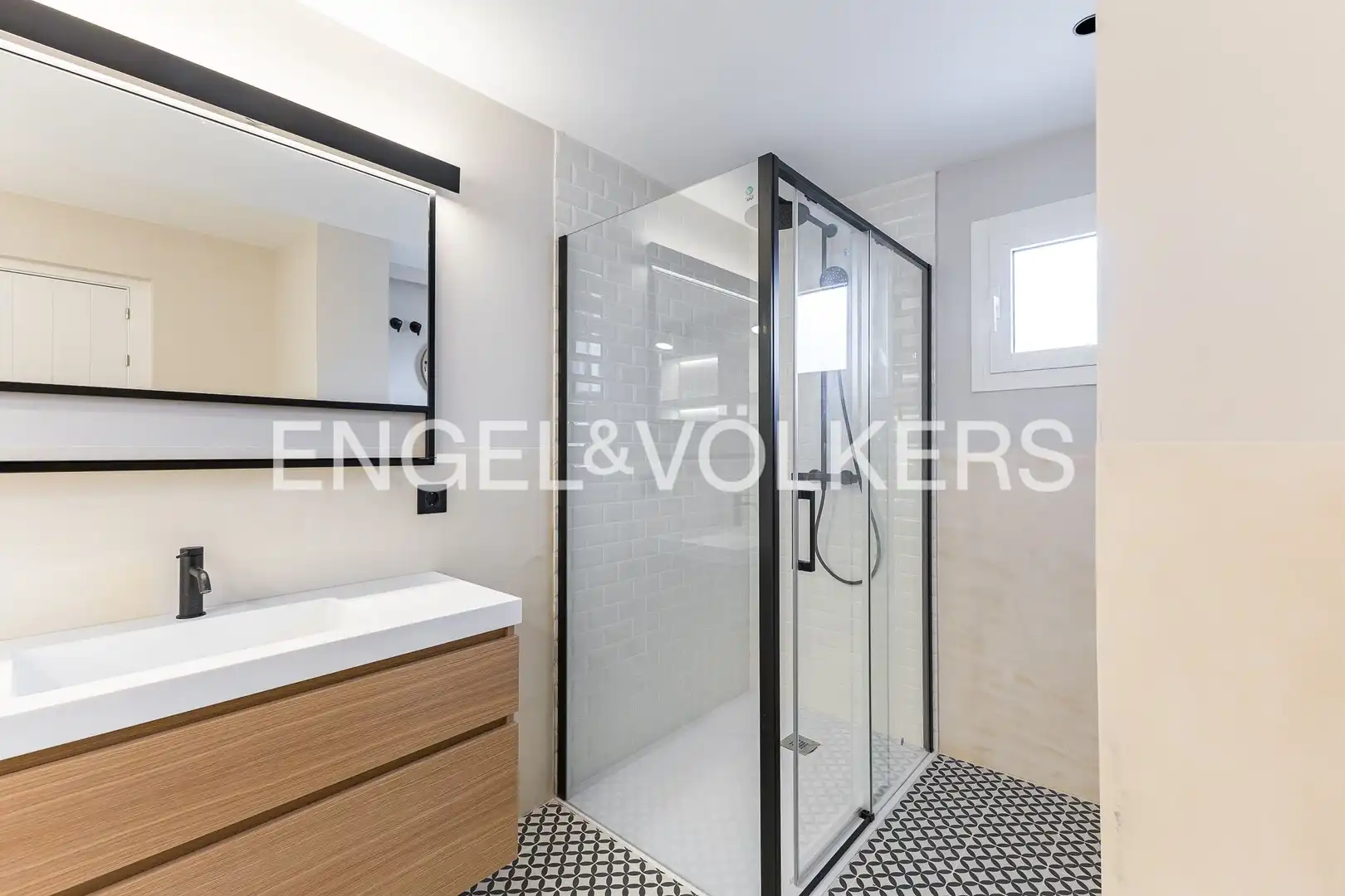 Bathroom of Houses for rent in Castelldefels  with Air Conditioner, Heating and Private garden