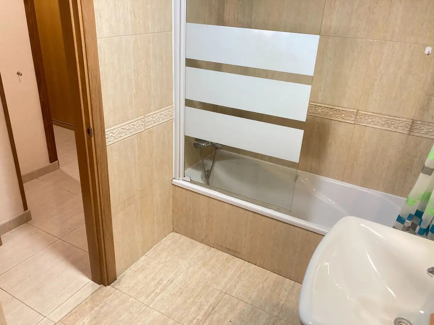 Bathroom of Flat for sale in Roquetas de Mar  with Air Conditioner, Terrace and Swimming Pool