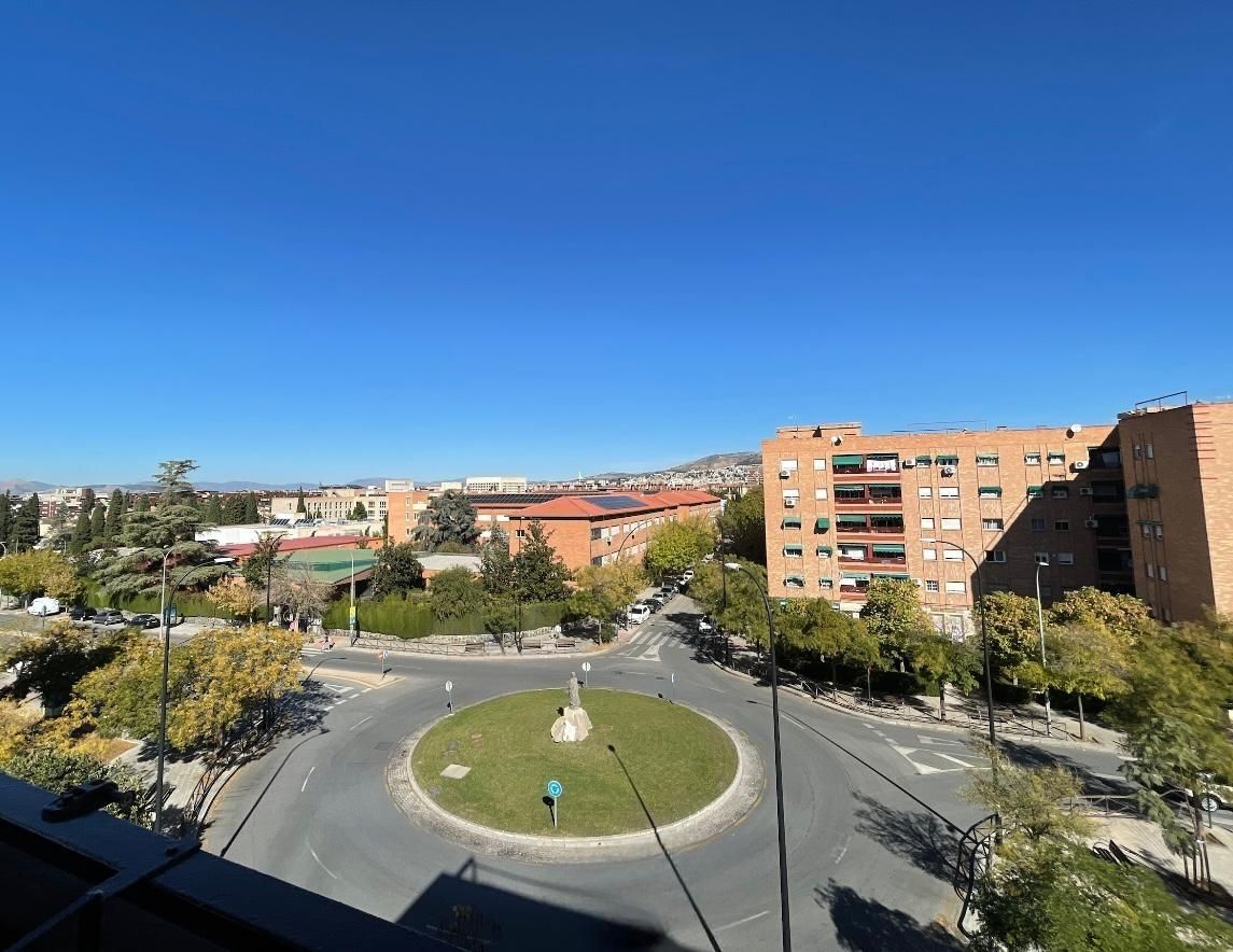 Exterior view of Flat to rent in  Granada Capital  with Balcony