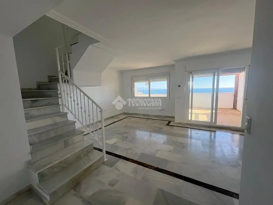 Ático con piscina en venta en Bahía de Casares, imagen 3