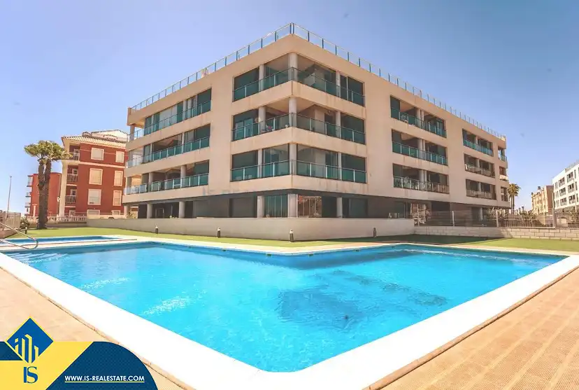 Flat with pool for sale in La Mata