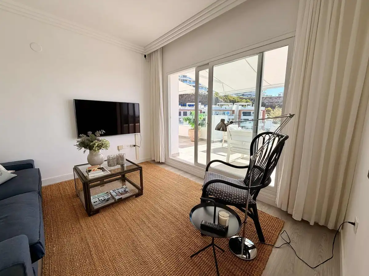 Sala de estar de Piso en venta en Benahavís con Aire acondicionado y Terraza