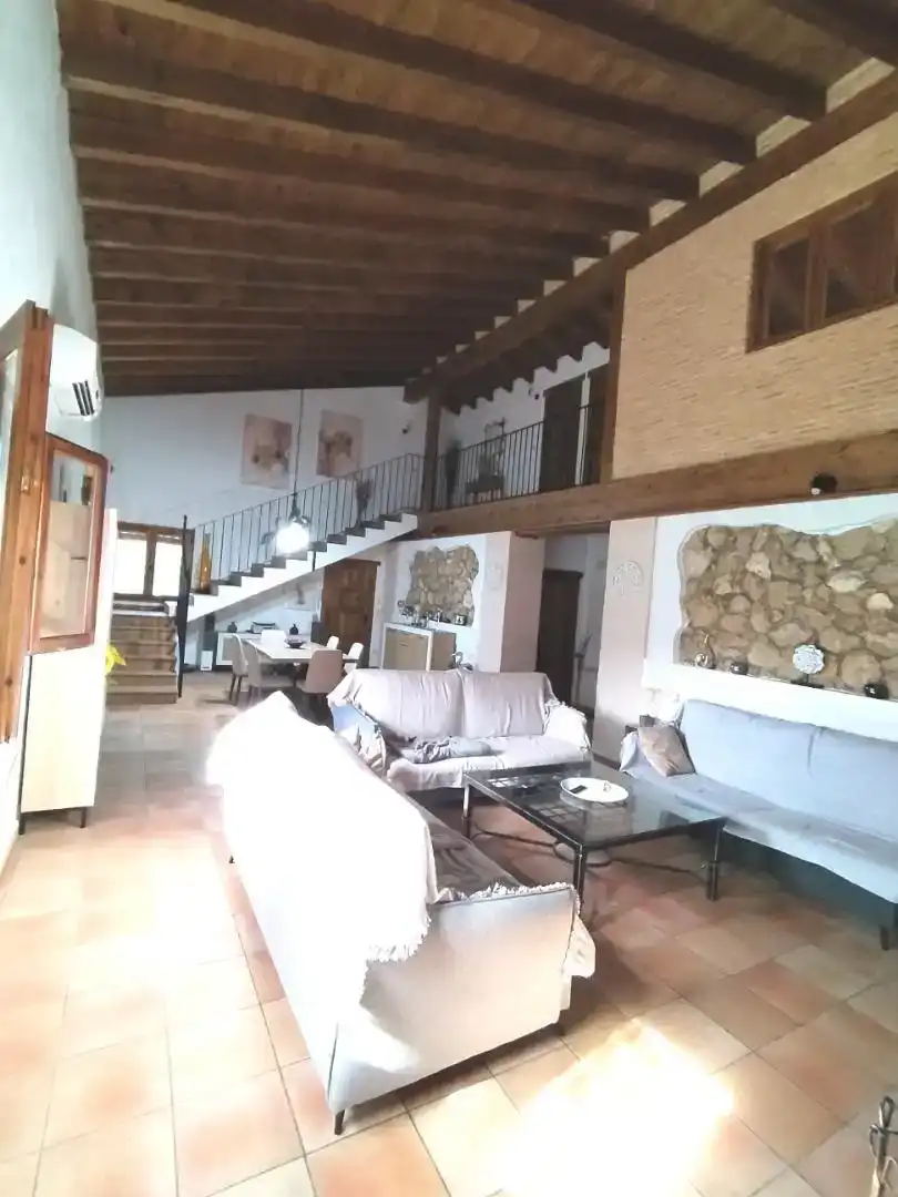 Sala d'estar de Pis en venda en Elche de la Sierra amb Aire condicionat, Jardí privat i Piscina