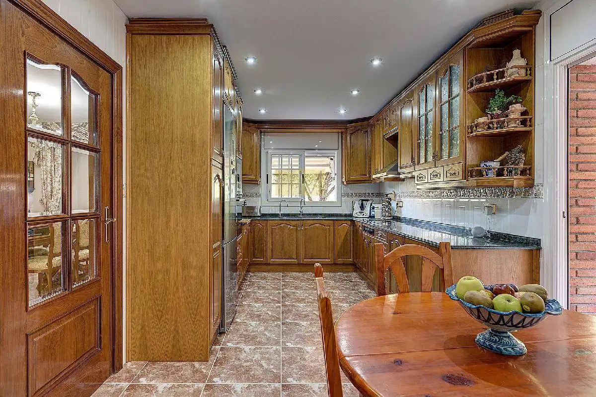 Cocina de Casa o chalet en venta en Vallirana con Aire acondicionado, Calefacción y Jardín privado