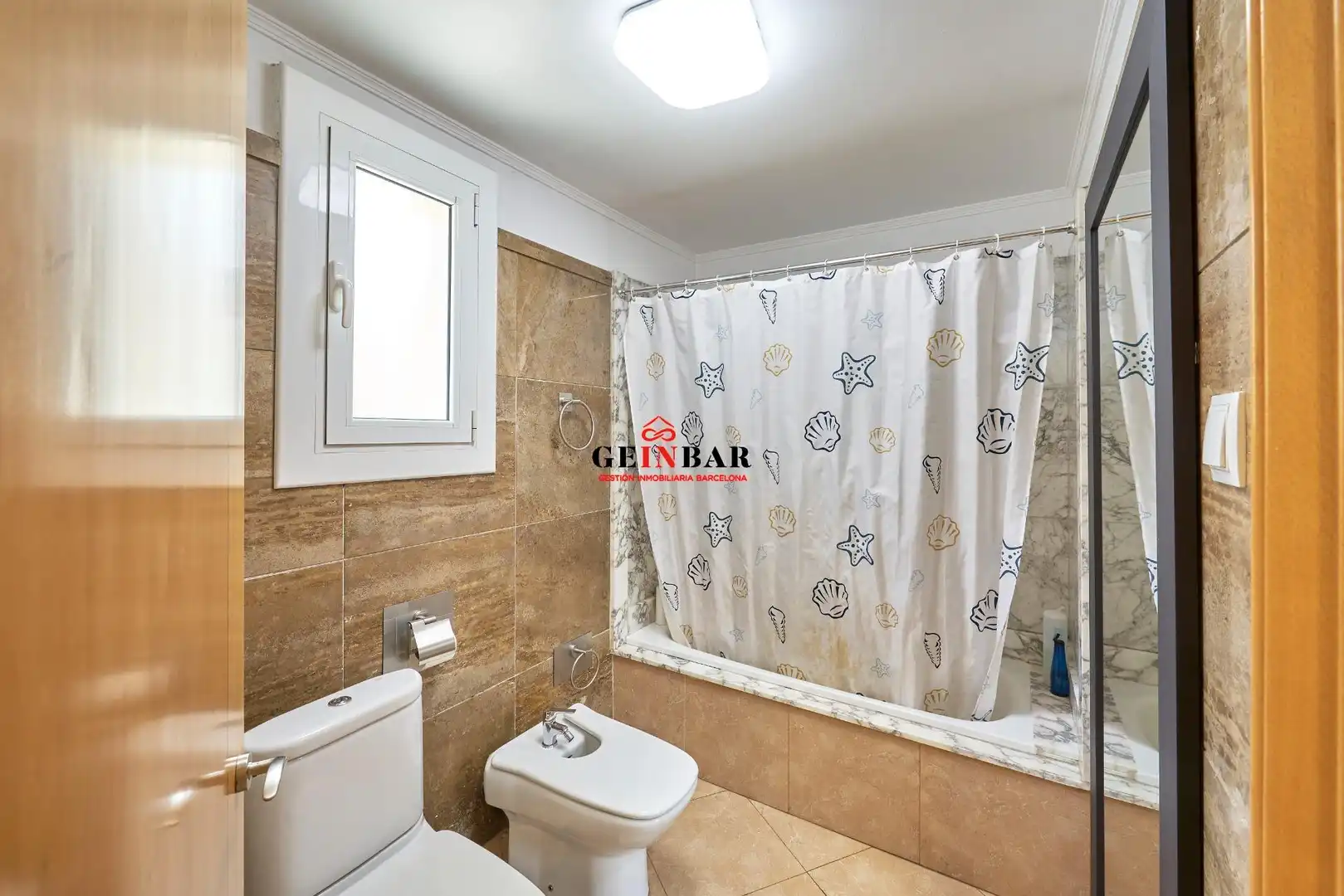 Bathroom of Flat for sale in Barcelona  with Air Conditioner, Heating and Parquet flooring