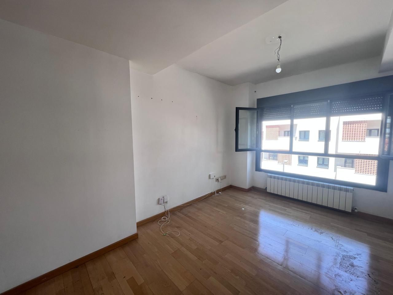 Dormitori de Apartament en venda en  Madrid Capital amb Calefacció, Parquet i Alarma