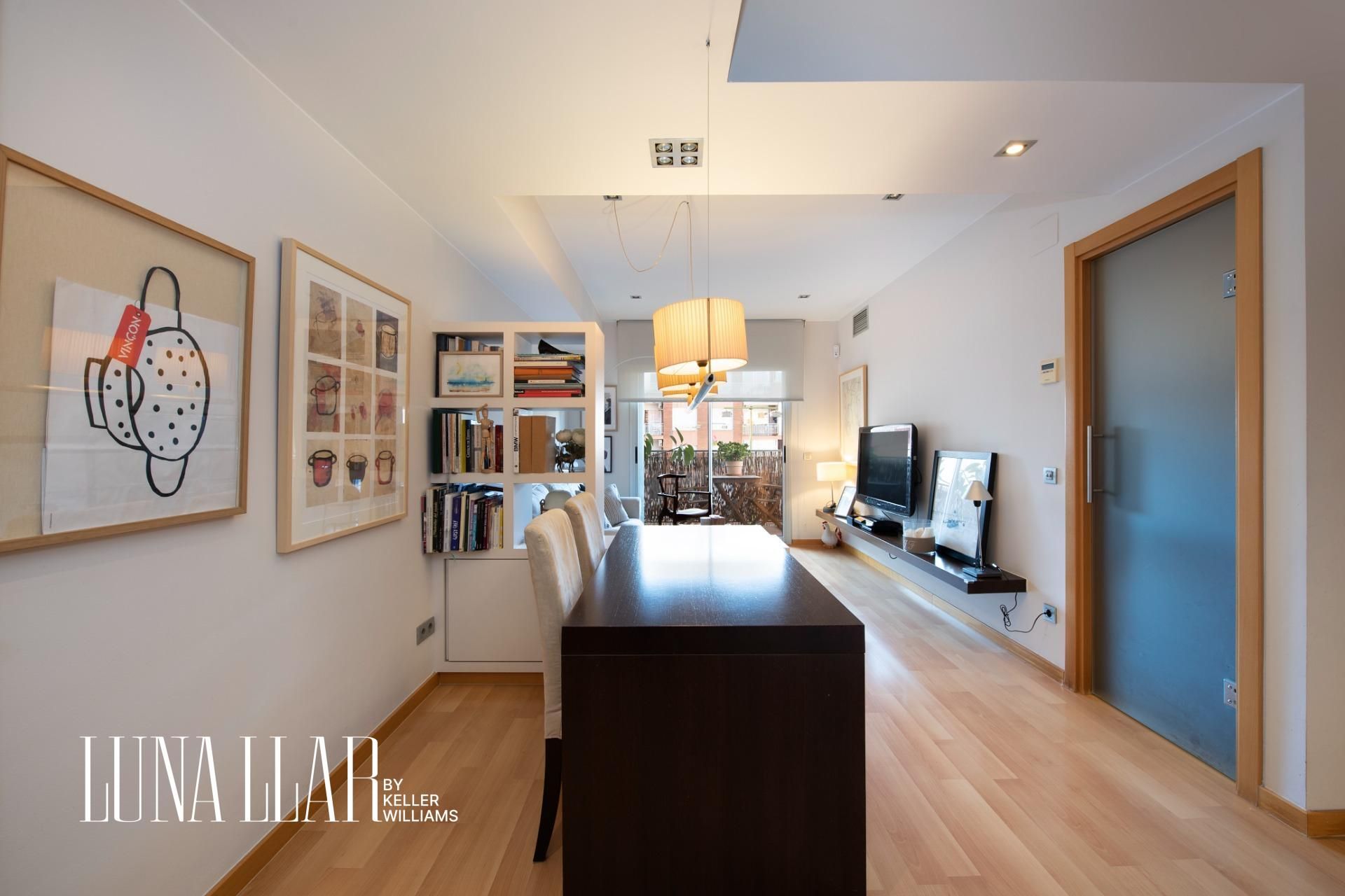 Sala d'estar de Dúplex en venda en Castelldefels amb Parquet, Terrassa i Balcó