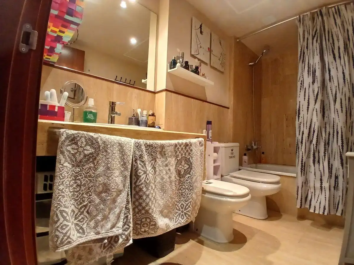 Bany de Apartament en venda en Sant Jaume d'Enveja amb Moblat, Balcó i Piscina comunitària