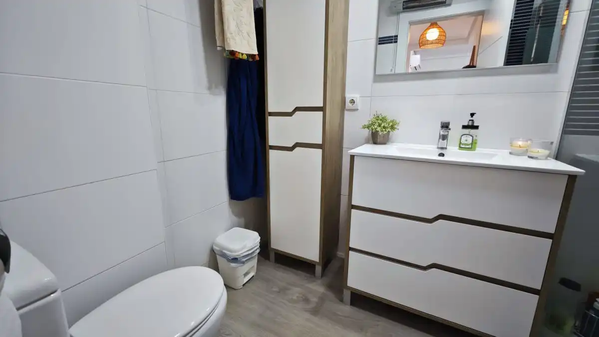 Bathroom of Apartments for rent in Elche / Elx  with Air Conditioner, Heating and Terrace