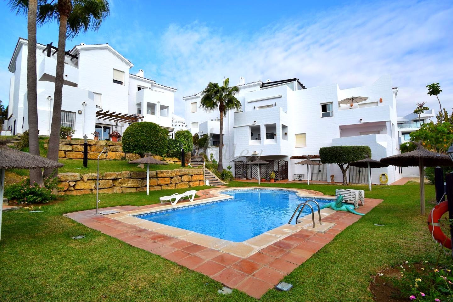 Vista exterior de Apartament de lloguer en Manilva amb Terrassa, Moblat i Piscina comunitària