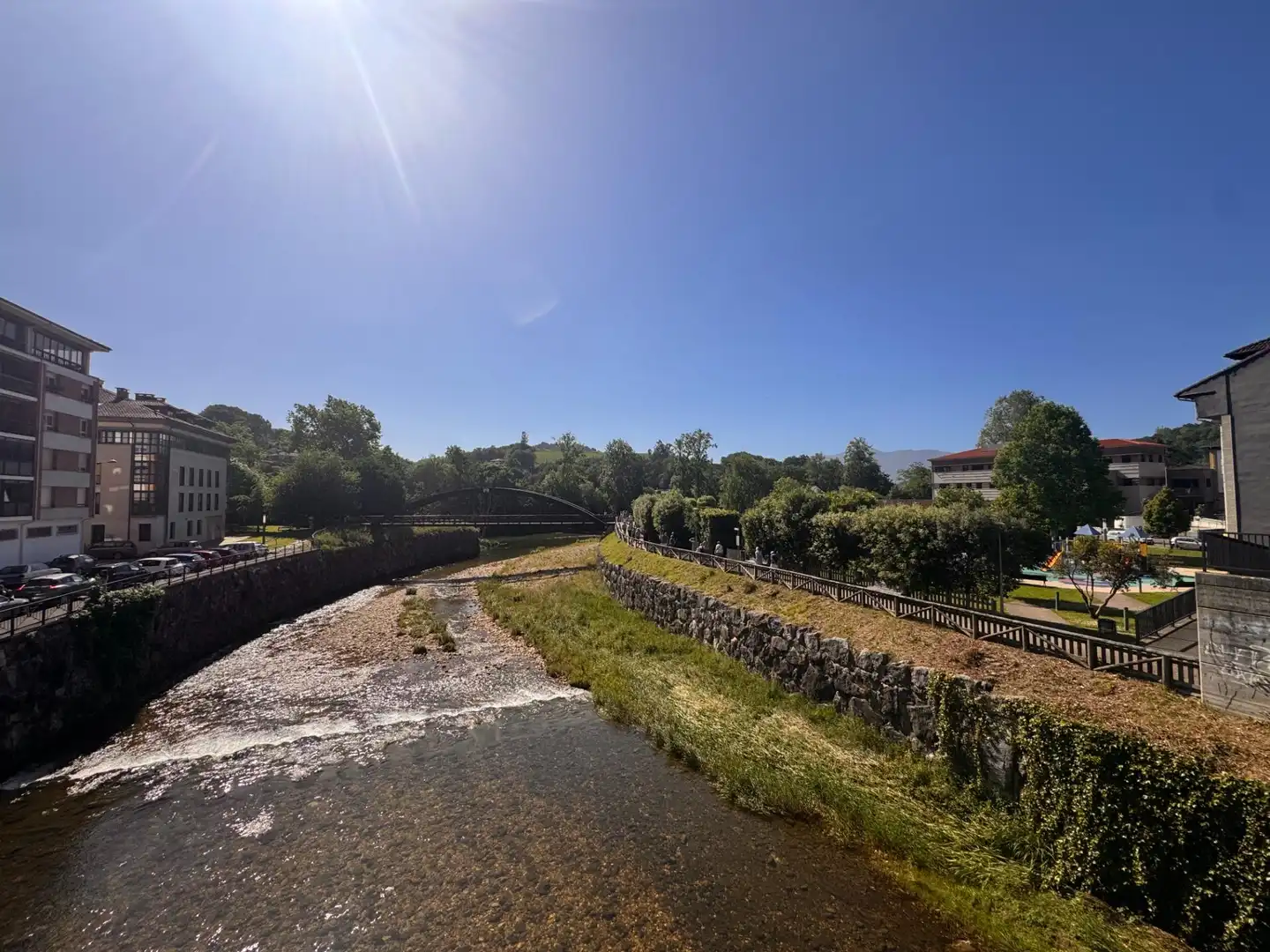 Vista exterior de Piso en venta en Cangas de Onís