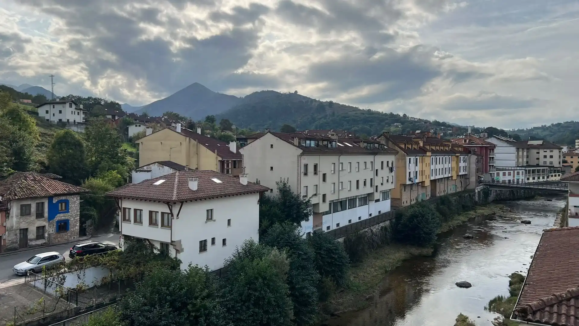 Exterior view of Flat for sale in Cangas de Onís, Asturias