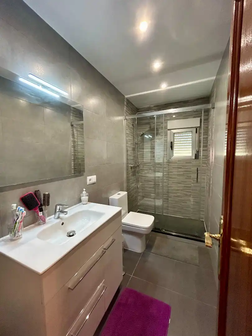 Baño de Piso en venta en Segovia con Calefacción, Terraza y Trastero
