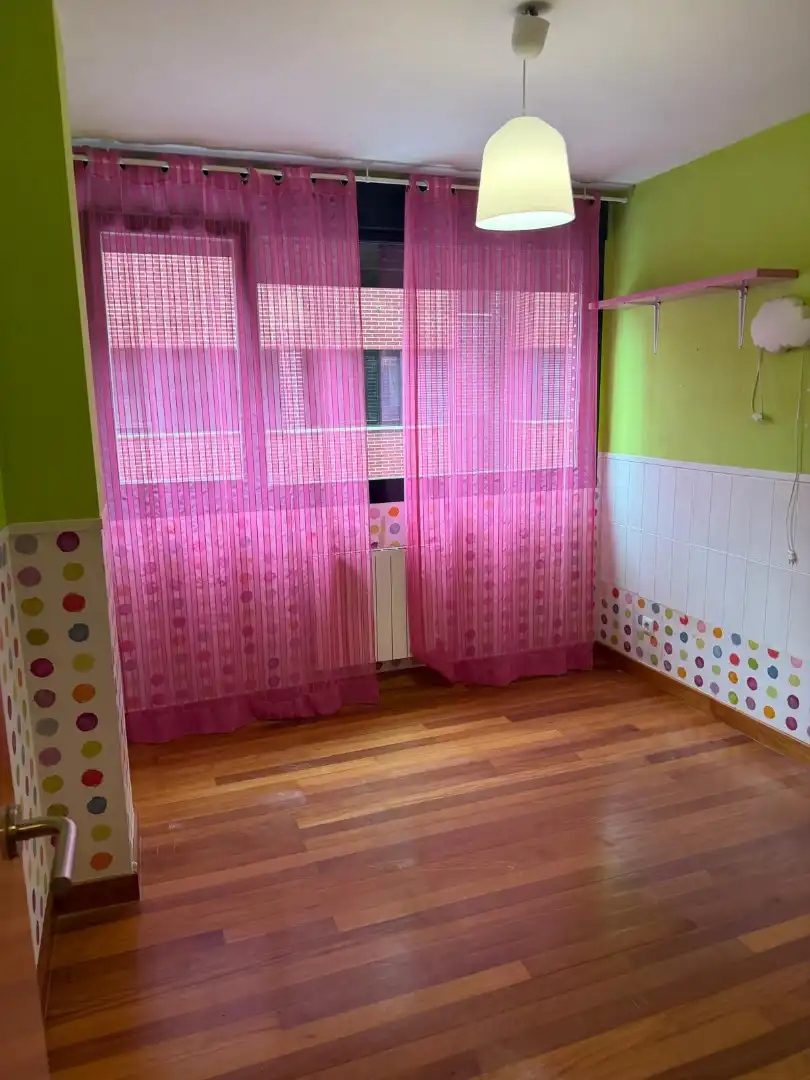 Habitación de Piso en venta en Medio Cudeyo con Calefacción, Parquet y Balcón