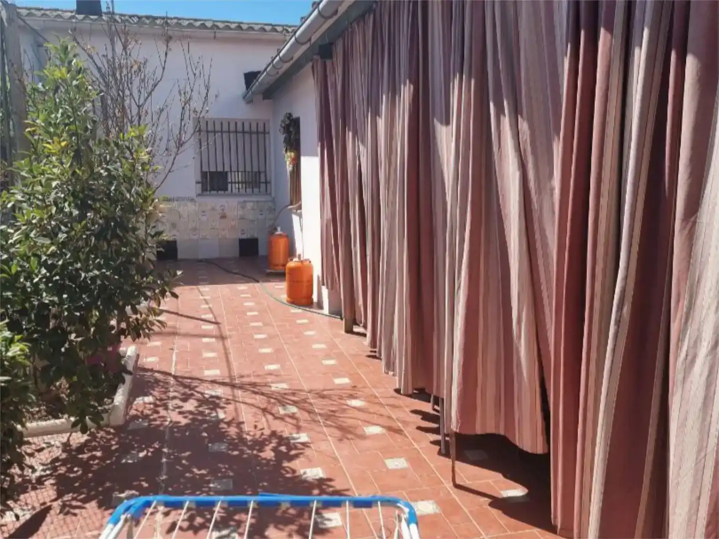 Terrassa de Planta baixa en venda en Madrigalejo amb Jardí privat, Traster i Moblat