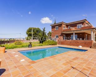 Vista exterior de Casa o xalet en venda en Calafell amb Aire condicionat, Calefacció i Jardí privat