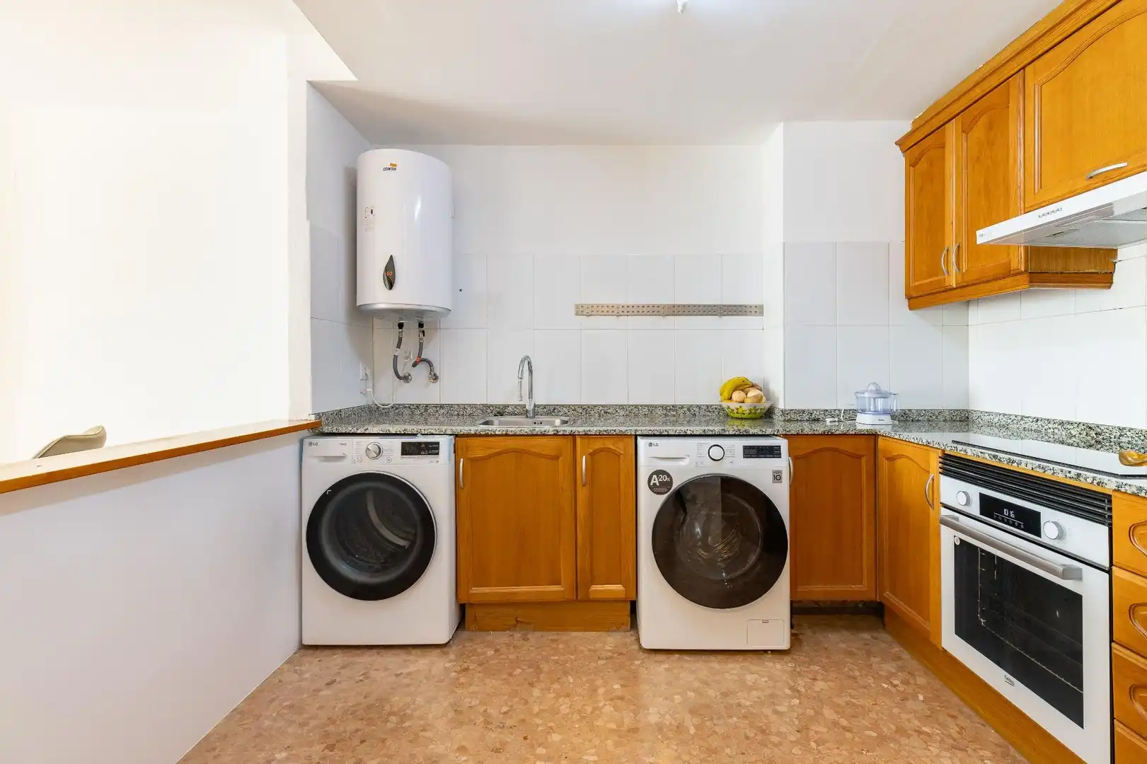 Cuina de Apartament en venda en Valencia amb Aire condicionat i Calefacció