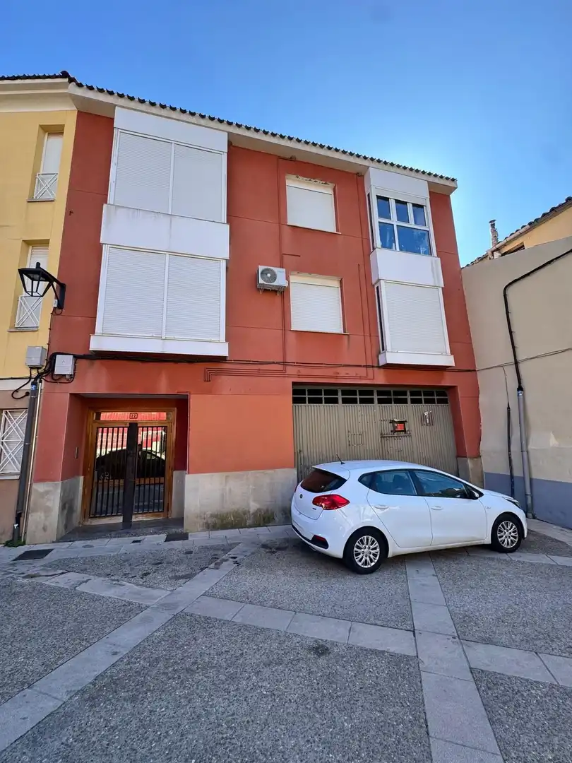 Vista exterior de Local en venta en Calahorra
