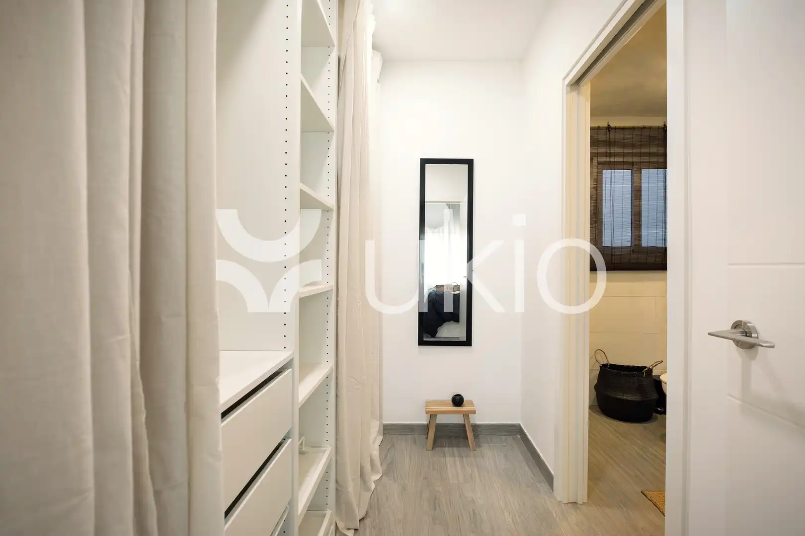 Schlafzimmer von Wohnungen zur Miete in Barcelona mit Klimaanlage, Terrasse und Möbliert