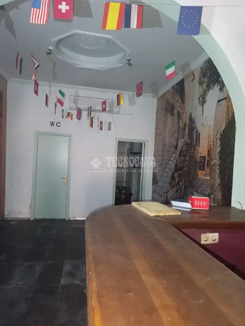 Local comercial en venda a Casco Antiguo, imagen 3