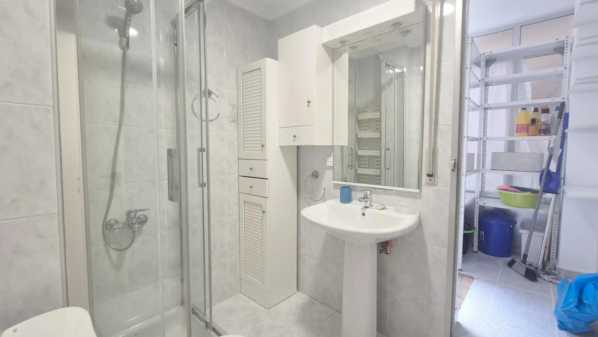 Baño de Piso de alquiler en Salamanca con Calefacción, Parquet y Amueblado