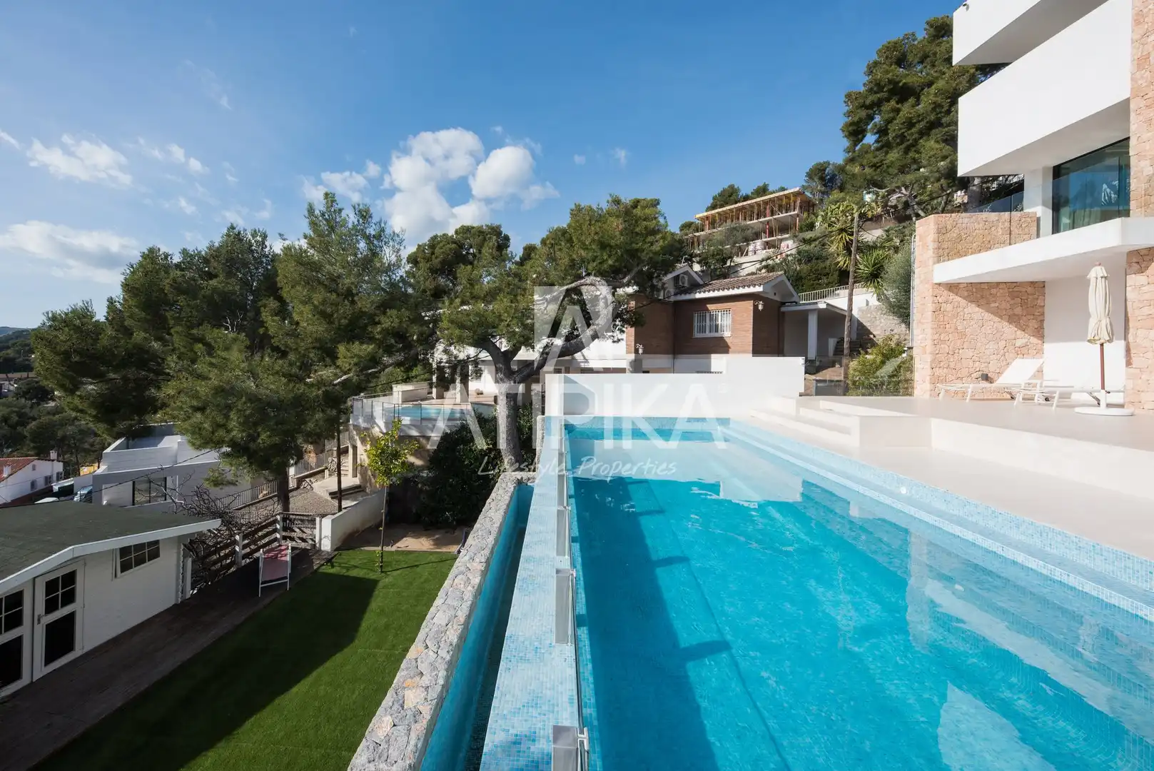 Piscina de Casa o xalet en venda en Castelldefels amb Aire condicionat, Calefacció i Terrassa