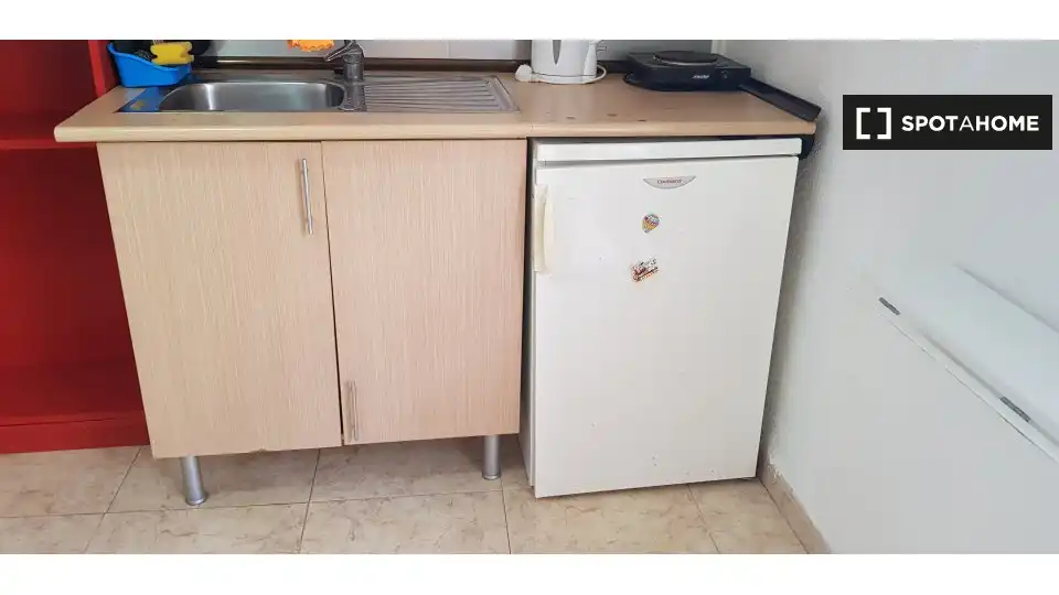 Kitchen of Study for share in  Córdoba Capital  with Air Conditioner, Heating and Terrace
