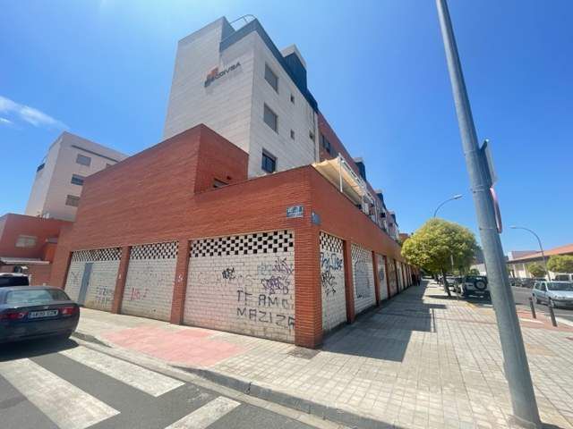 Vista exterior de Local en venta en Ciudad Real Capital