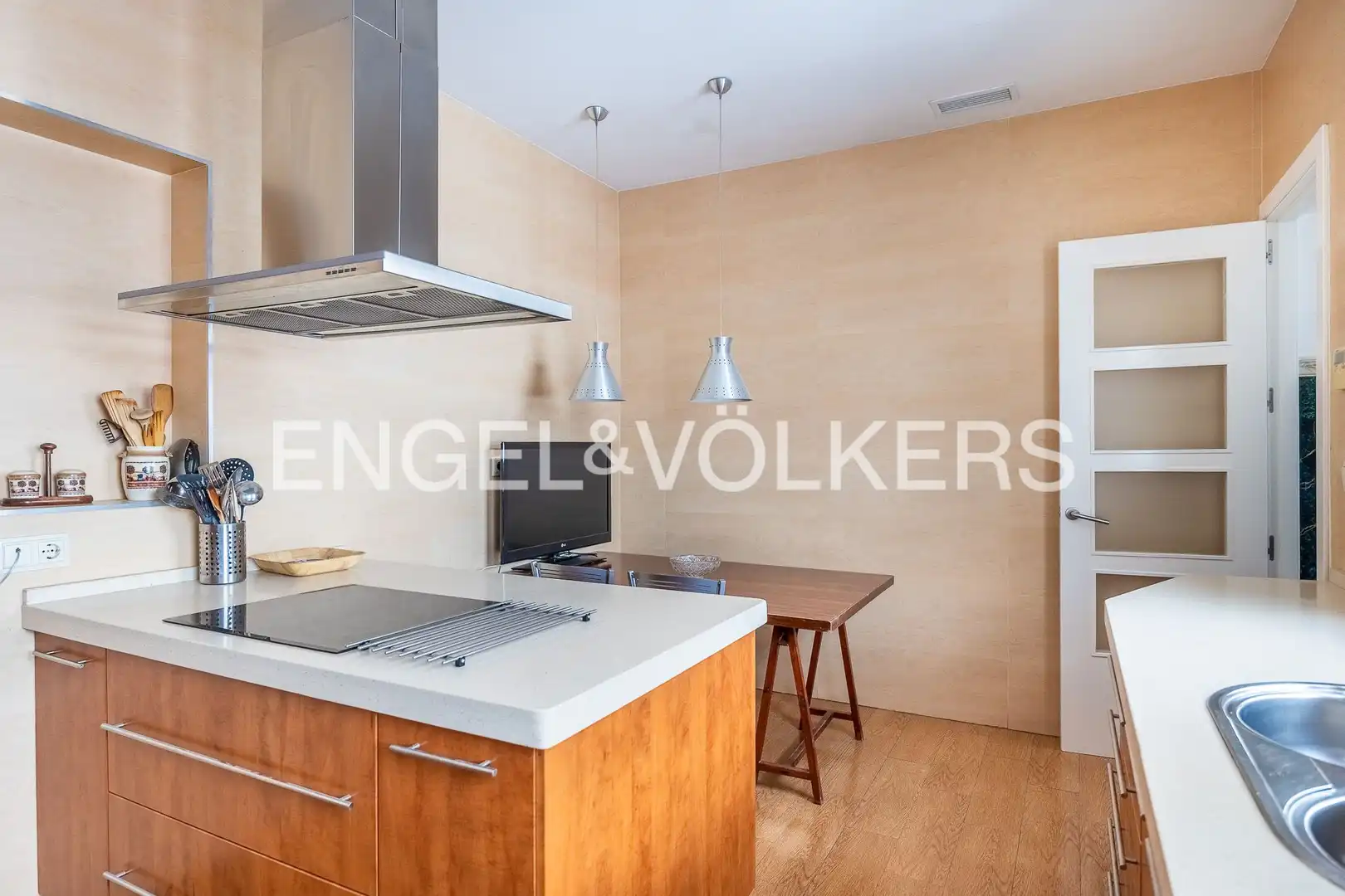 Cocina de Dúplex en venta en Sevilla con Aire acondicionado, Calefacción y Amueblado