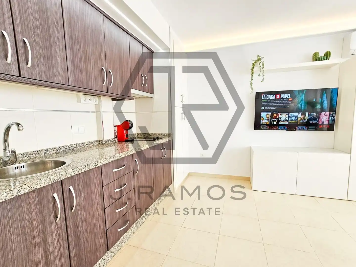 Study for rent in calafate, Centro