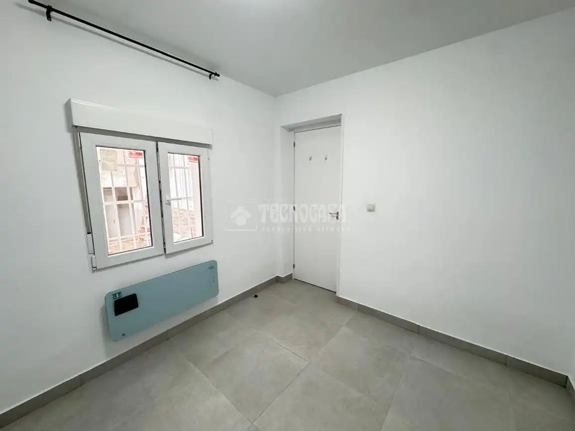 Bedroom of Flat for sale in Madrid  with Air Conditioner and Heating