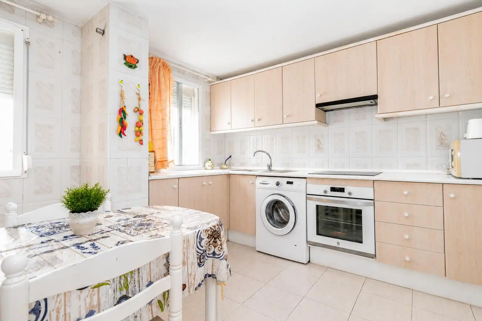 Cuina de Apartament en venda en Estepona amb Terrassa
