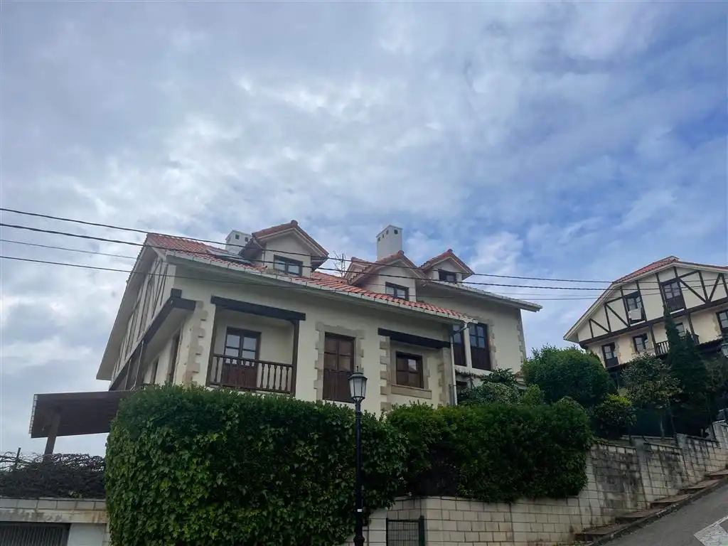 Exterior view of Flat for sale in San Vicente de la Barquera  with Heating, Parquet flooring and Furnished