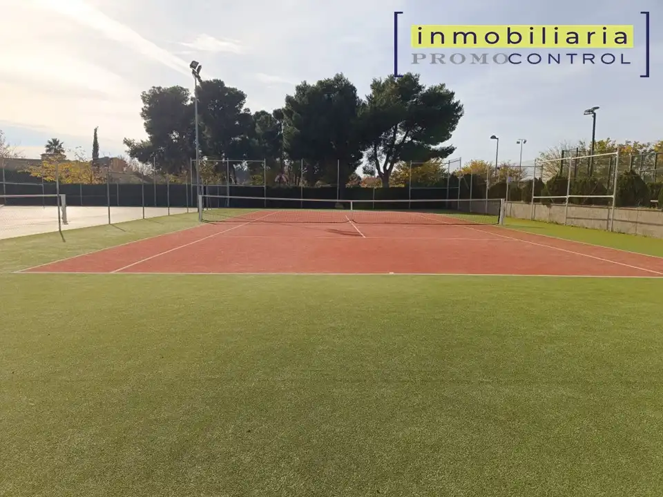Chalet con terraza en venta en Calle Río Aragón 4, imagen 35