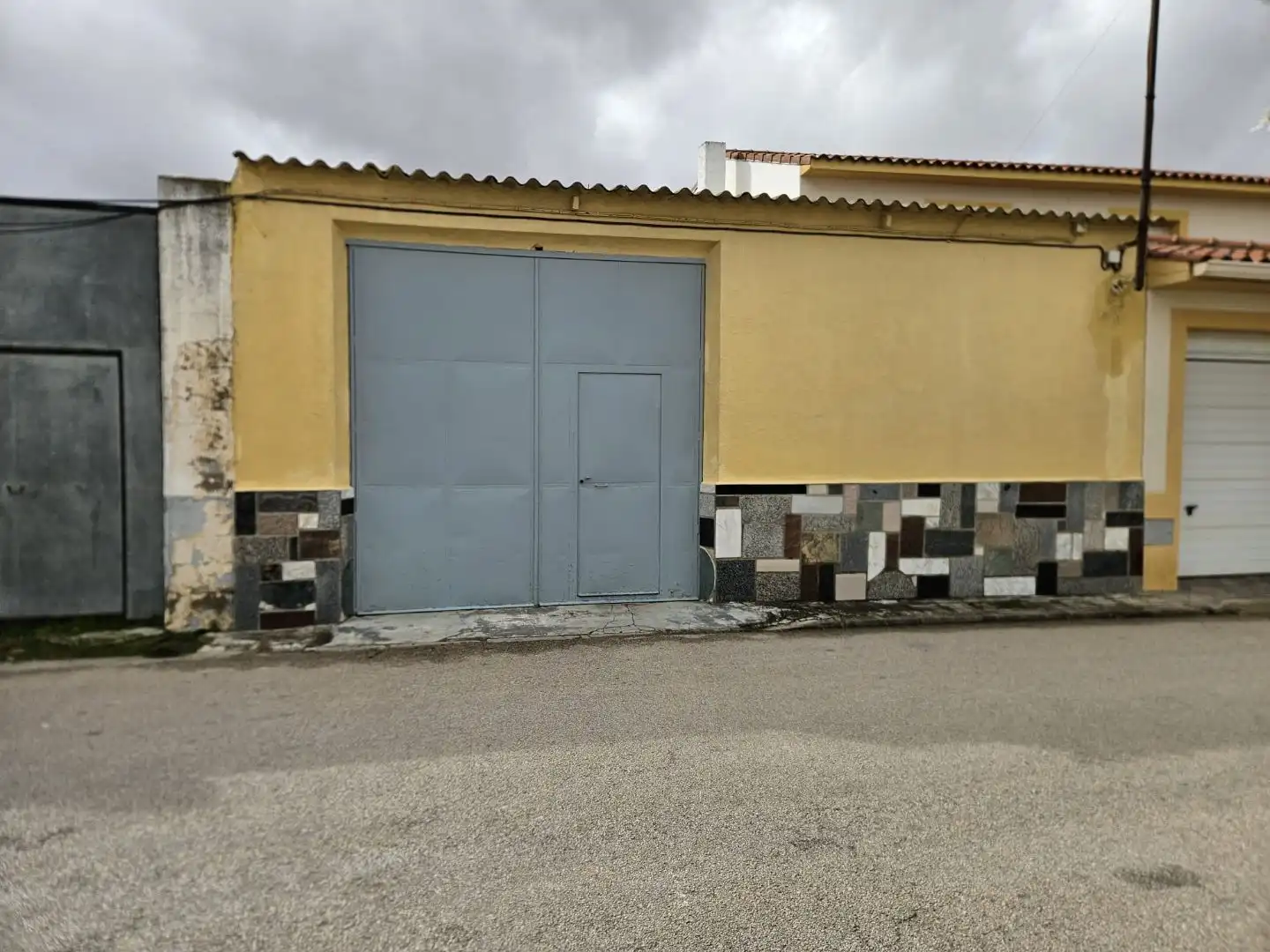 Vista exterior de Trastero en venta en Villamayor de Santiago con Alarma