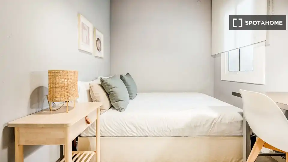 Bedroom of Flat for share in Sant Andreu