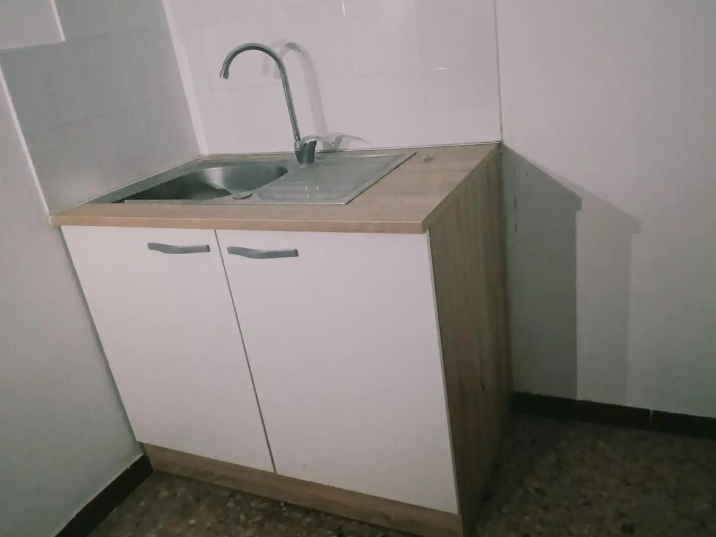 Local de lloguer a vía universitas, La Bozada – Parque Delicias