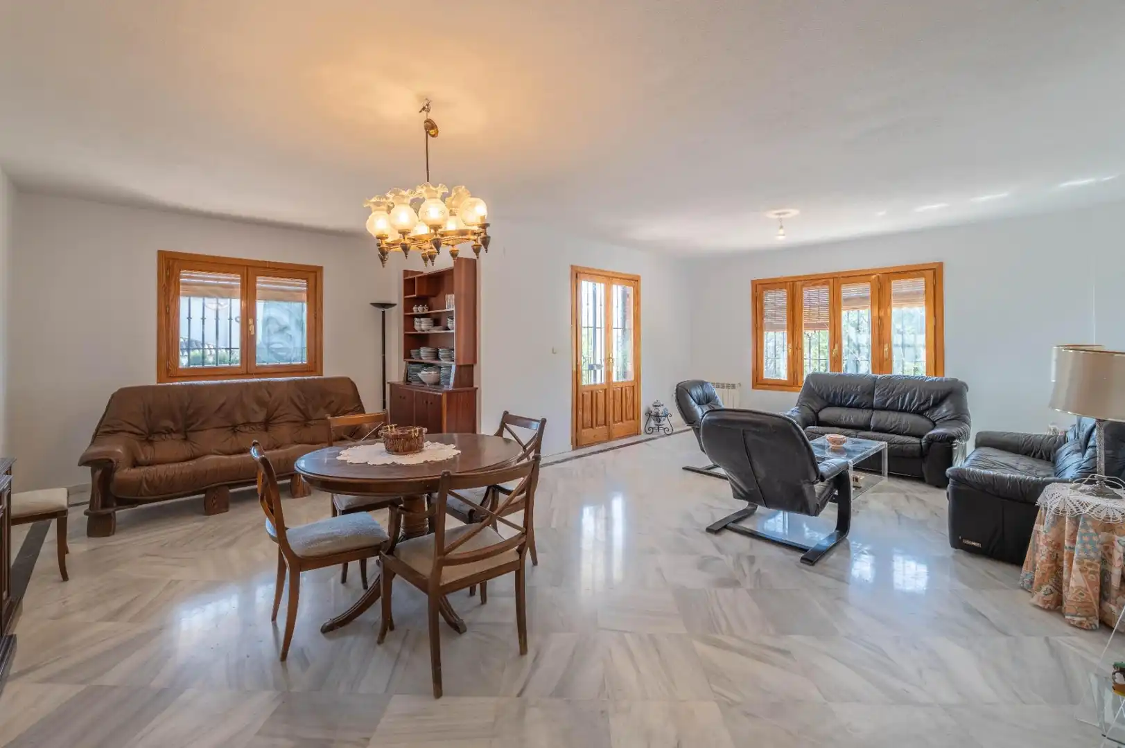 Sala d'estar de Casa o xalet en venda en Las Gabias amb Calefacció, Jardí privat i Terrassa