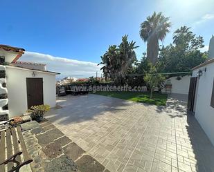 Vista exterior de Casa o xalet en venda en Icod de los Vinos amb Jardí privat, Terrassa i Piscina