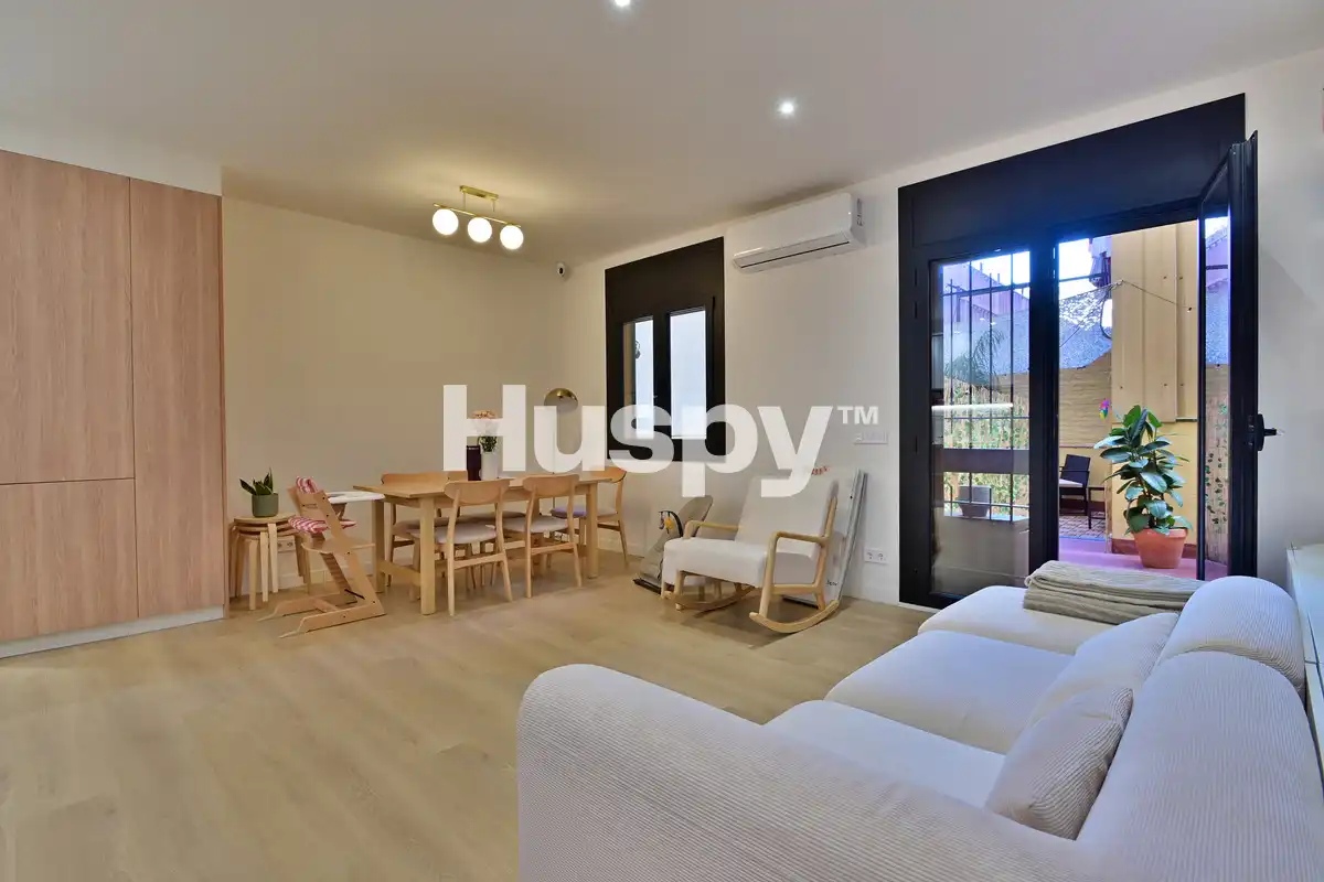Piso con terraza en venta en Carrer de Nàpols, imagen 3